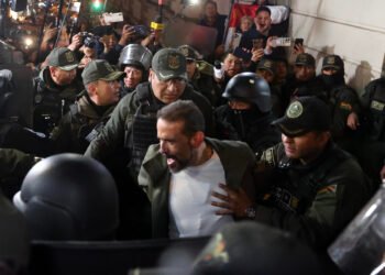 Retiraron prisión preventiva a dos opositores investigados por crisis de 2019 en Bolivia