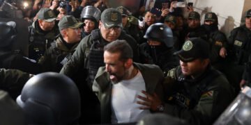 Retiraron prisión preventiva a dos opositores investigados por crisis de 2019 en Bolivia