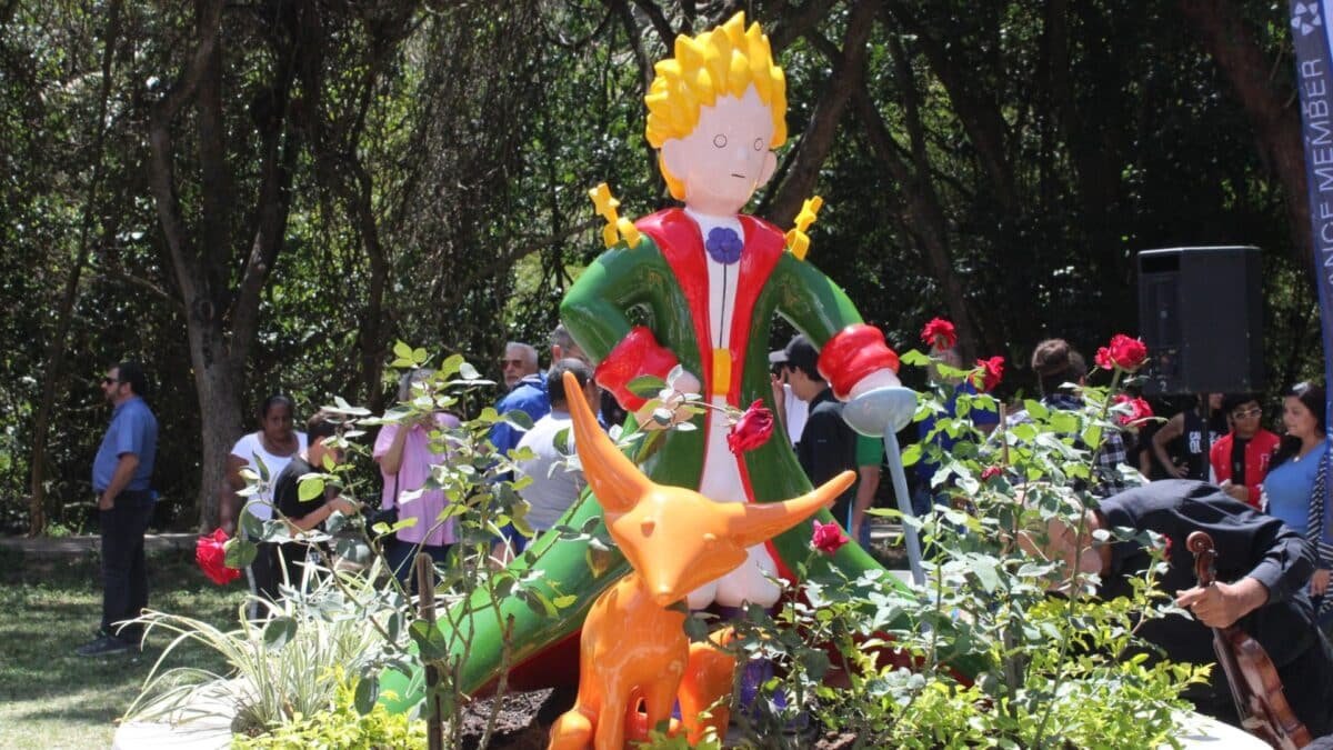 Inauguraron una escultura de El Principito con su amigo el Zorro en Caracas