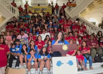 Jóvenes activistas climáticos se reúnen en Miami. Trump los ha afectado