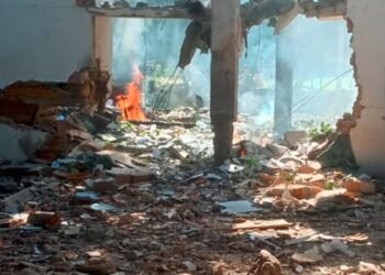 Ataque del ELN con explosivos a una base militar en Colombia dejó un soldado muerto