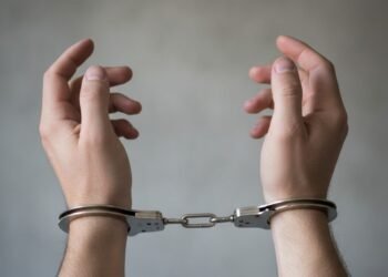 Estudiante fue a cita rutinaria con ICE en Iowa y terminó deportado