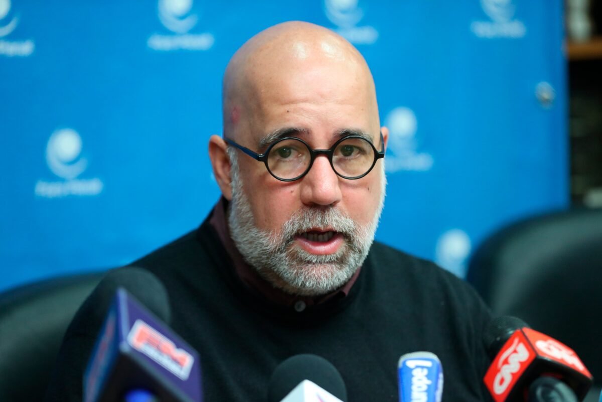 El vicepresidente del Foro Penal, Gonzalo Himiob, en rueda de prensa