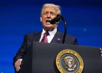 Trump advirtió que aplicará «sanciones severas» a cualquier país que haga negocios con Rusia