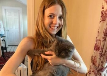 Quién es Bethany MaGee, la joven a la que prendieron fuego en el tren de Chicago y lucha por su vida