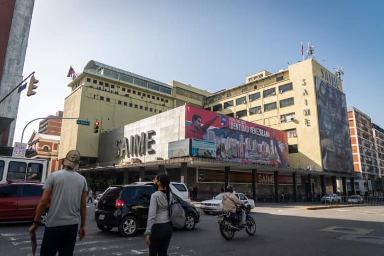 Travesía pasaporte cédula oficinas saime ciudadanos venezolanos pasaporte cédula extranjeros colas cita solicitud organismo oficinas documento de viaje largas cosas madrugar horas trámite cedulación renovación Servicio Administrativo de Identificación, Migración y Extranjería Saime Los Ruices Saime Las Mercedes Oficina Extranjería Coche saime sede principal centro El Diario Jose Daniel Ramos