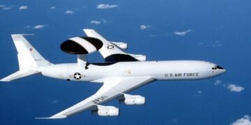 ¿Misión en marcha? KC-46A Pegasus y E-3B Sentry de EEUU fueron detectados muy cerca de Venezuela