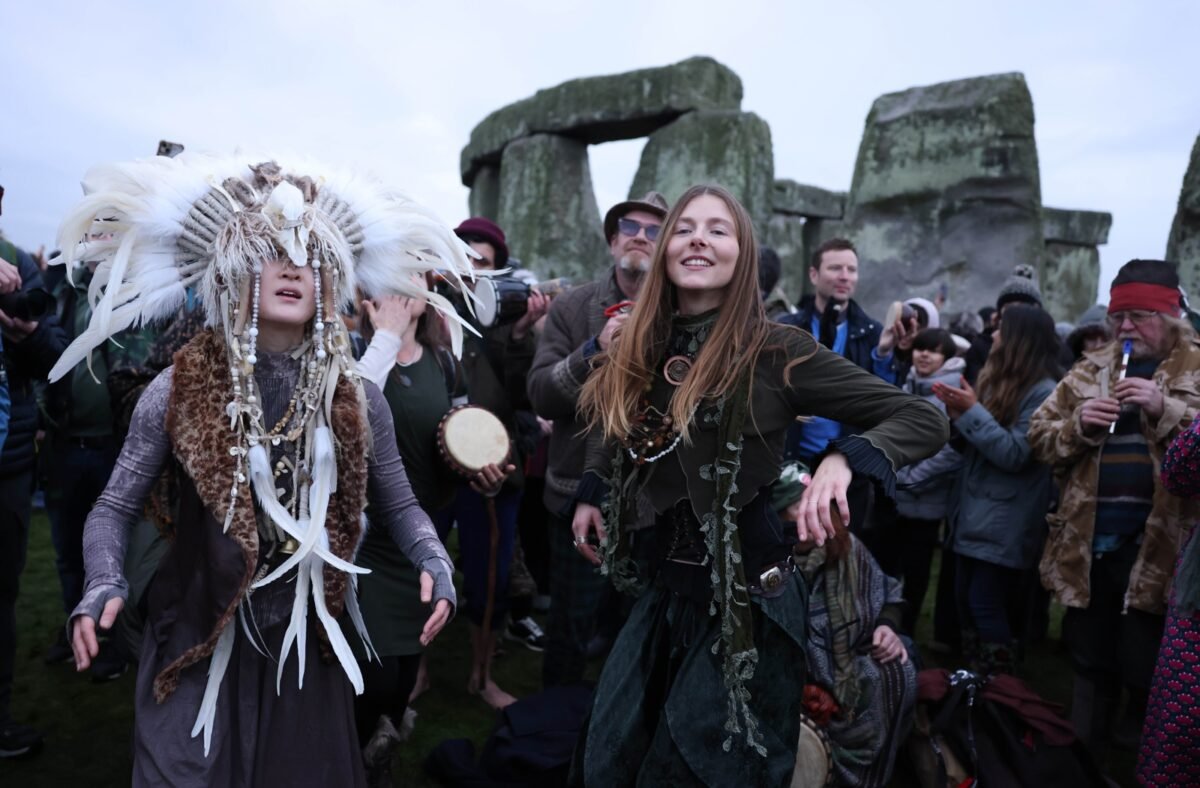 En imágenes: así se vivió el solsticio de invierno en Stonehenge