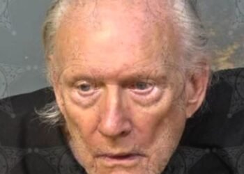 Anciano fue arrestado en Florida tras dispararle a su hijo en la cara por insólito motivo