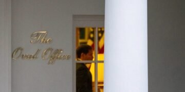 Filtraron FOTOS de Marco Rubio «caminando de un lado a otro» en el Despacho Oval previo al discurso de Donald Trump