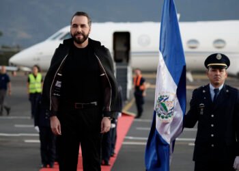Bukele llegó a Costa Rica para agregar la primera piedra de una cárcel inspirada en el Cecot