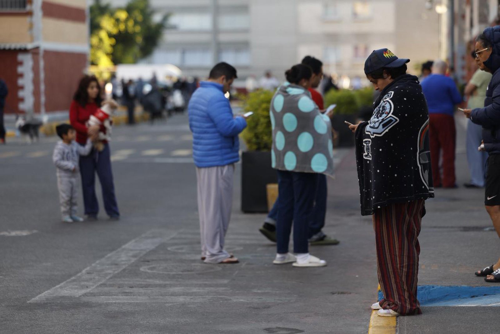 En imágenes: un sismo de magnitud 6,5 sacudió el centro de México 