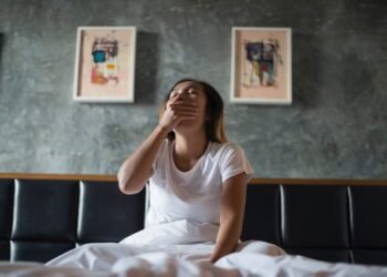 Estudio revela que los noctámbulos, especialmente mujeres, tienen peor salud cardiovascular