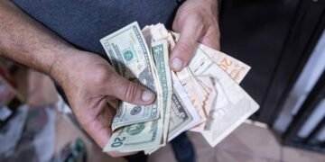 Profesores universitarios convocaron protesta ante el Ministerio del Trabajo para exigir aumento de salarios