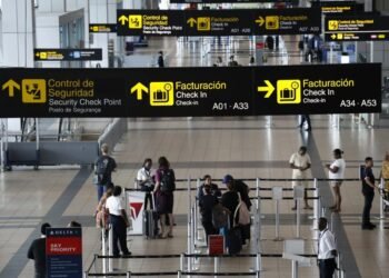 Cancillería denunció la apertura “forzada” de una maleta diplomática venezolana en aeropuerto de Panamá