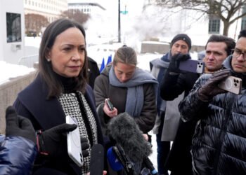 María Corina Machado dice estar dispuesta a reunirse con Delcy Rodríguez