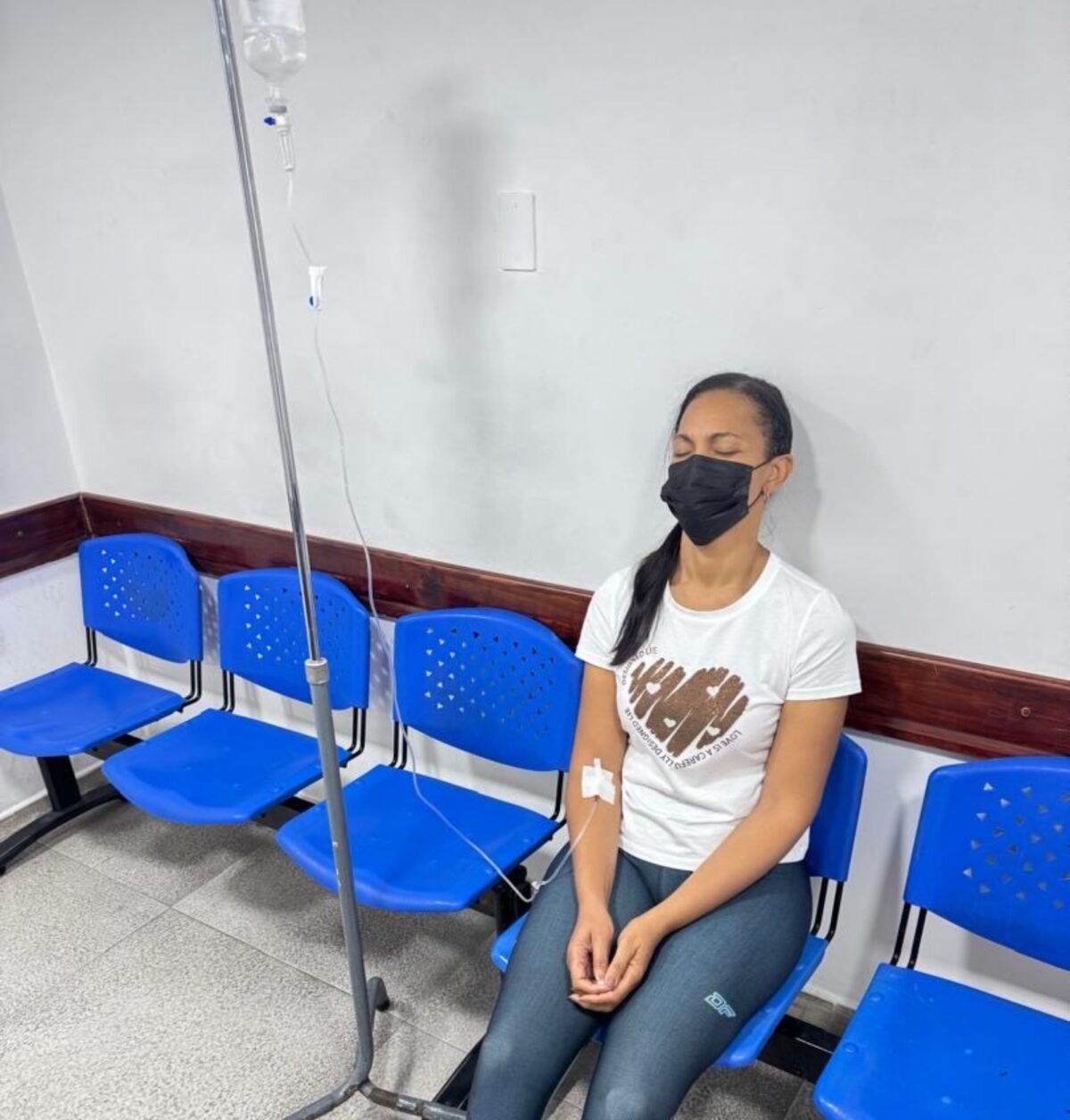 Madre de preso político se descompensó durante la huelga de hambre frente a Zona 7