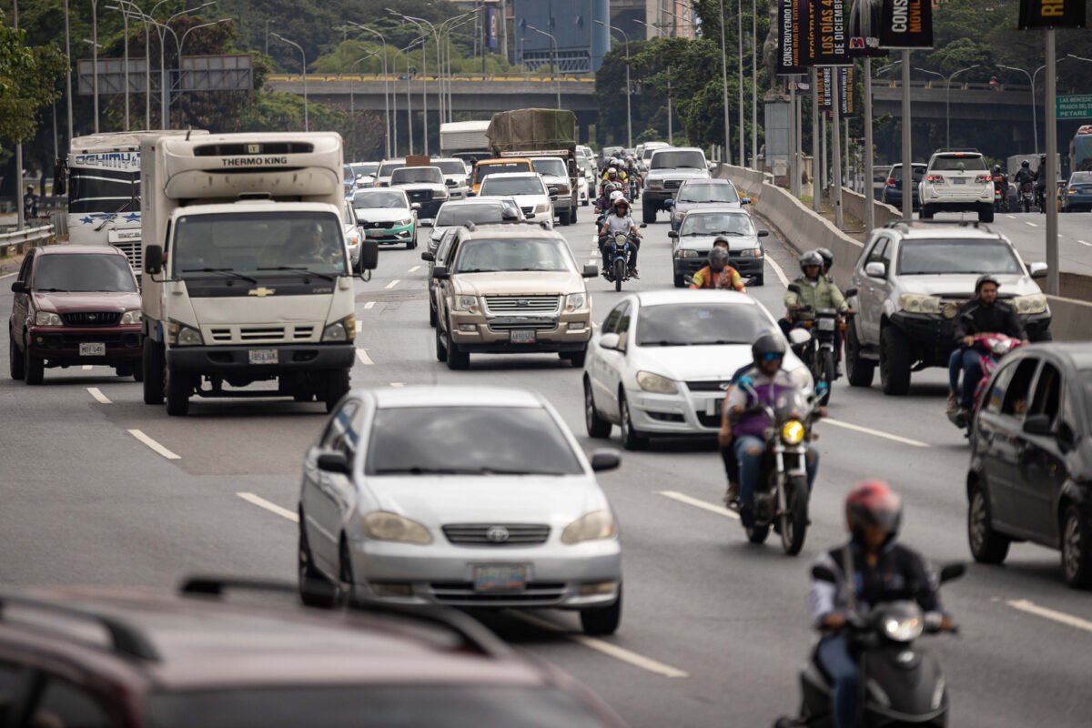Gran Cacique Guaicaipuro Caracas autopista