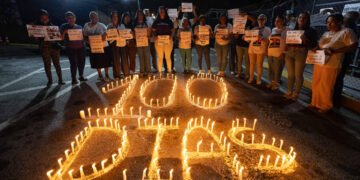 El calvario de las familias de presos políticos en El Rodeo I tras una fuerte lluvia este #27Abr (VIDEO)