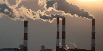 Alarma en California: Una fuga química obligó a evacuar a 40.000 personas en el sur del estado