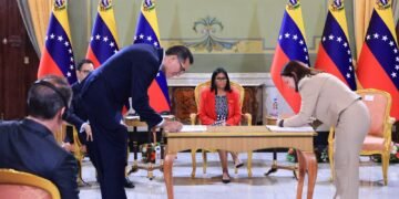 Delcy Rodríguez concretó nuevos acuerdos operativos con delegación de EEUU