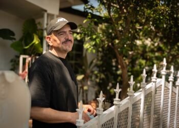 Cerca del estadio, pero lejos del Mundial: desigualdad y persecución migratoria en Los Ángeles