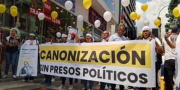 Familiares de presos políticos hicieron vigilia frente a la Embajada de Estados Unidos en Caracas