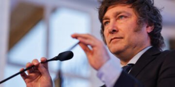 Javier Milei felicitó a Abelardo De La Espriella tras ganar la primera vuelta presidencial en Colombia