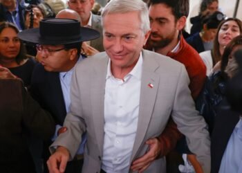 Chile anunció un plan de salida voluntaria para migrantes que llegaron por pasos no habilitados