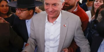 Chile anunció un plan de salida voluntaria para migrantes que llegaron por pasos no habilitados
