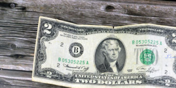 ¿Tienes billetes de 2 dólares? Presta atención a estos detalles para saber si valen más