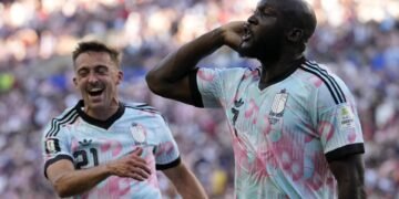 Bélgica despachó a EEUU, la última selección anfitriona que quedaba con vida en el Mundial