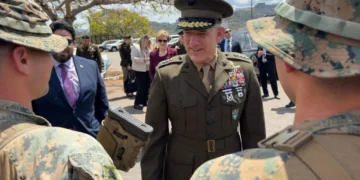 El jefe del Comando Sur de EE UU visita Venezuela para coordinar la reconstrucción